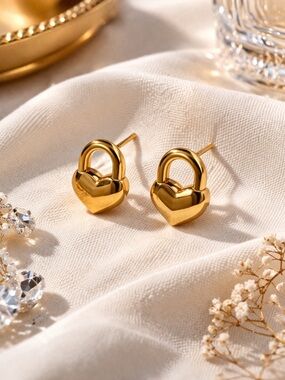 🎂Gold Heart Padlock Stud Earrings